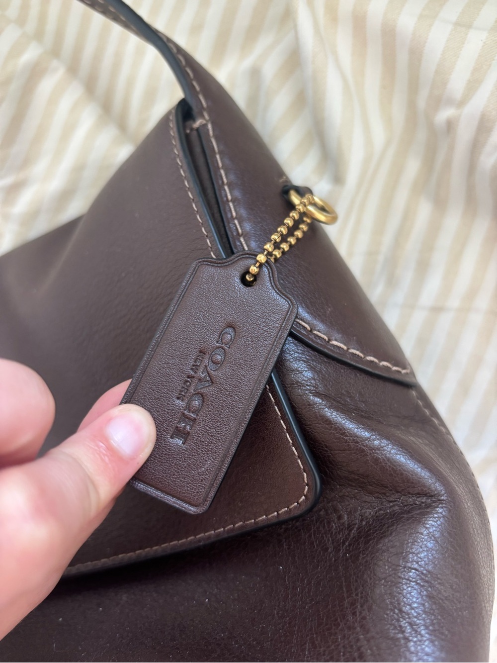 Coach Chelsea Shoulder Bag 30 in Brass/Maple Brown - Picture 6 of 12